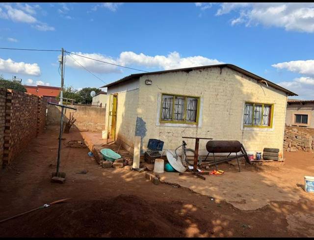 2 BEDROOM HOUSE FOR SALE IN SOSHANGUVE EAST